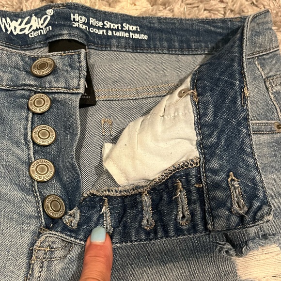 Women's/Teens Mossimo Denim Shorts - EXCELLENT Condition- Size 12/31 - Picture 6 of 11